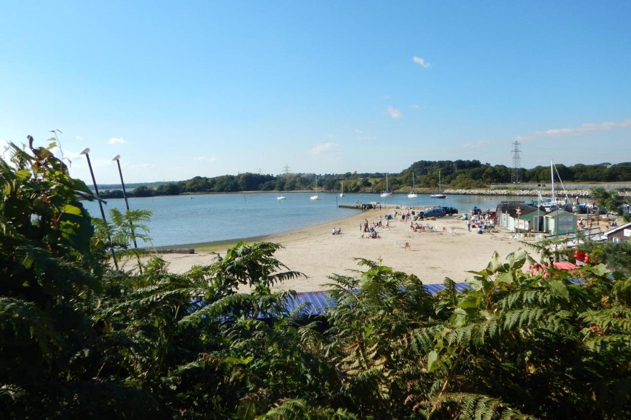 Отель Pine Ridge 59 Rockley Park Poole With Sea View Sleeps Six Экстерьер фото