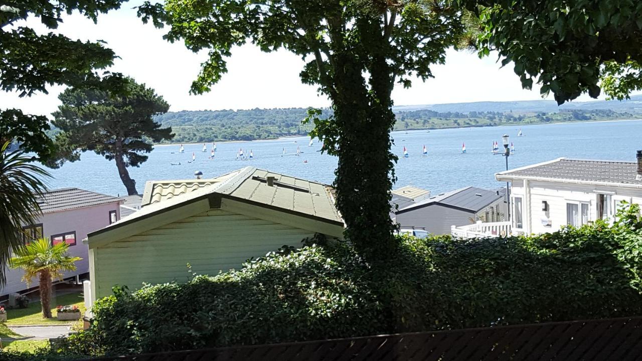 Отель Pine Ridge 59 Rockley Park Poole With Sea View Sleeps Six Экстерьер фото