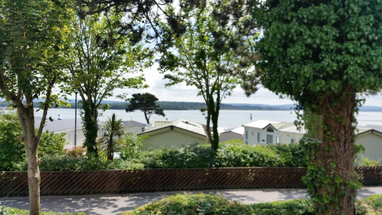 Отель Pine Ridge 59 Rockley Park Poole With Sea View Sleeps Six Экстерьер фото