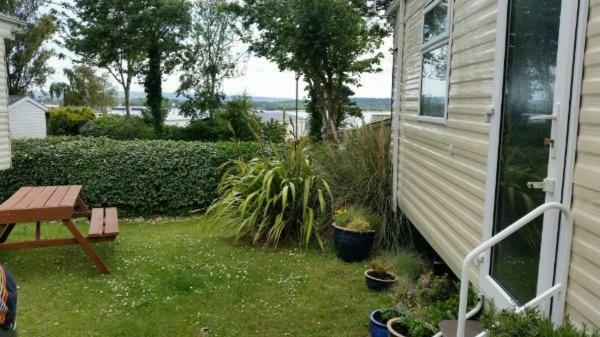 Отель Pine Ridge 59 Rockley Park Poole With Sea View Sleeps Six Экстерьер фото